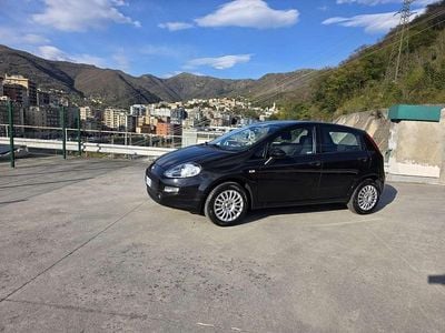 Usata Fiat Punto Lounge 69 CV (50 kW) 2017 Nero Utilitaria