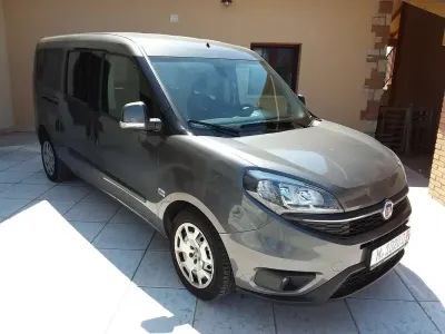Usata Fiat Doblò Lounge 120 CV (88 kW) 2022 Grigio Monovolume