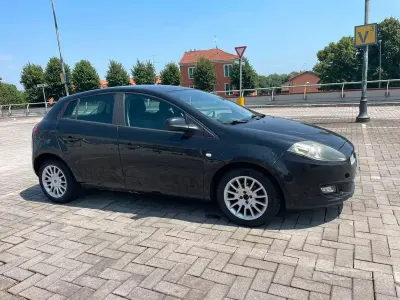 Usata Fiat Bravo Dynamic 90 CV (66 kW) 2011 Nero Utilitaria