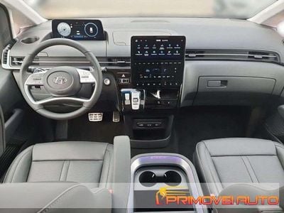 Usata Hyundai Staria Signature 2023 Grigio Monovolume