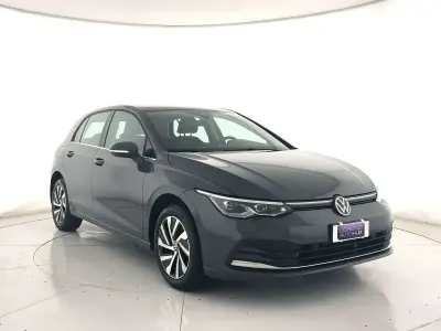 Usata VW Golf VIII Style 150 CV (110 kW) 2020 Grigio metallizzato Berlina