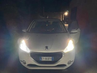 Usata Peugeot 208 82 CV (60 kW) 2015 Bianco Utilitaria