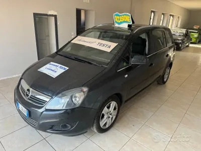 Usata Opel Zafira 110 CV (80 kW) 2012 Nero Monovolume