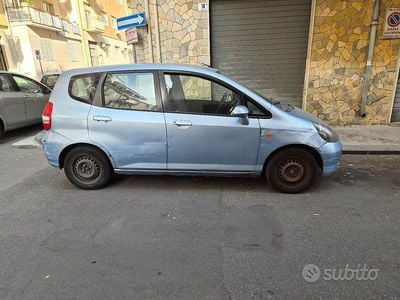 Blu Usata 2002 Honda Jazz Utilitaria | 1500 € (Buon prezzo)