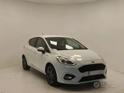 Usata Ford Fiesta ST-Line 85 CV (62 kW) 2017 Bianco Utilitaria
