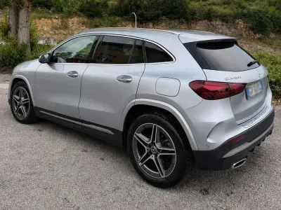 Usata Mercedes GLA180 Advanced Plus 116 CV (85 kW) 2024 Argento SUV