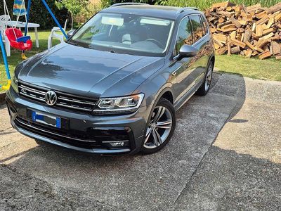 Usata VW Tiguan R-line 150 CV (110 kW) 2018 Grigio SUV