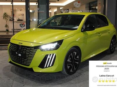 Usata Peugeot 208 Allure 101 CV (74 kW) 2024 Verde Utilitaria