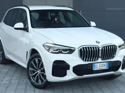 Usata BMW X5 Efficient Dynamics 231 CV (169 kW) 2022 Bianco metallizzato SUV