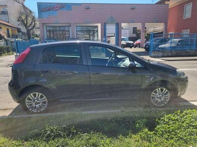 Usata Fiat Punto Lounge 77 CV (56 kW) 2017 Grigio scuro Utilitaria