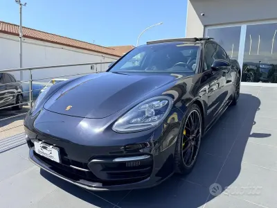 Usata Porsche Panamera 330 CV (242 kW) 2021 Nero Berlina