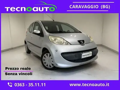 Usata Peugeot 107 68 CV (50 kW) 2008 Argento Utilitaria
