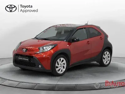 Usata Toyota Aygo X Trend 72 CV (52 kW) 2022 Rosso SUV