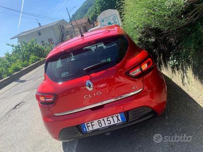 Usado Renault Clio IV 90 CV (66 kW) 2017 Rojo Berlina