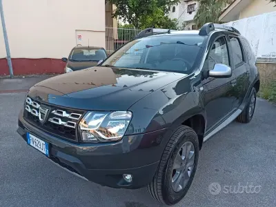 Usata Dacia Duster Lauréate 109 CV (80 kW) 2018 Grigio SUV