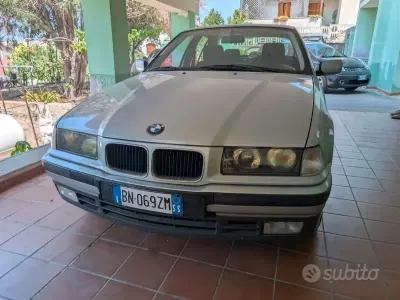 Usata BMW 318 115 CV (84 kW) 1996 Grigio Berlina