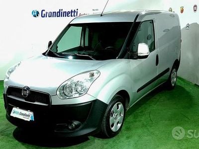 Begagnad Fiat Doblò 120 HK (88 kW) 2014 Grå Minibuss