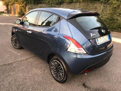 Usata Lancia Ypsilon Gold 69 CV (50 kW) 2023 Blu Utilitaria