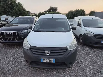 Usata Dacia Dokker Lauréate 83 CV (61 kW) 2014 Bianco Monovolume