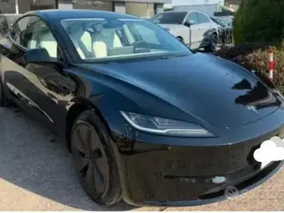 Usata Tesla Model 3 208 kW (283 CV) 2025 Nero Berlina