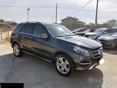Usata Mercedes GLE250 204 CV (150 kW) 2016 Grigio SUV