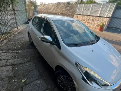 Usata Peugeot 208 2017 Utilitaria
