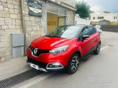 Usata Renault Captur 90 CV (66 kW) 2014 Rosso SUV