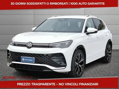 Usata VW Tiguan R-line 150 CV (110 kW) 2024 Bianco SUV