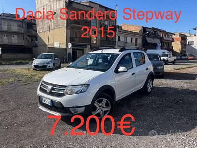 Usata Dacia Sandero Prestige 90 CV (66 kW) 2015 Bianco Berlina