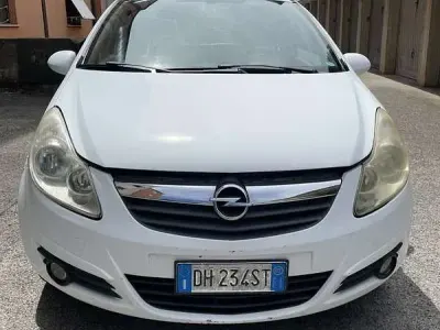 Usata Opel Corsa Enjoy 75 CV (55 kW) 2007 Bianco Utilitaria