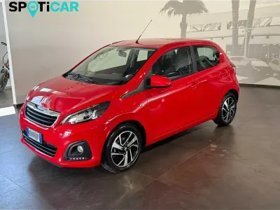Usata Peugeot 108 Active 72 CV (52 kW) 2021 Rosso Utilitaria