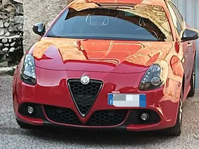 Usata Alfa Romeo Giulietta Veloce 241 CV (177 kW) 2016 Rosso Utilitaria
