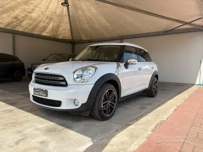 Usata Mini Cooper D Countryman Business 111 CV (81 kW) 2015 Bianco SUV