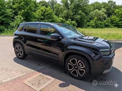 Begagnad Jeep Avenger Summit 101 HK (74 kW) 2025 Svart SUV