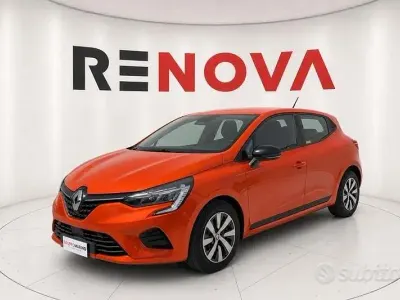 Usata Renault Clio V Equilibre 101 CV (74 kW) 2023 Arancione Berlina