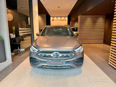Usata Mercedes GLA200 AMG line 150 CV (110 kW) 2022 Grigio SUV