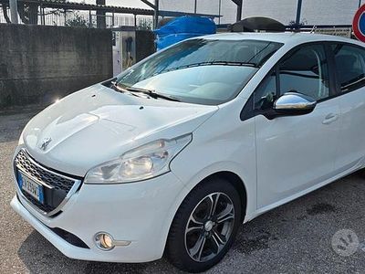Usata Peugeot 2008 68 CV (50 kW) 2014 Bianco SUV