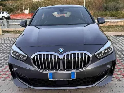 Usata BMW 116 M Sport 116 CV (85 kW) 2021 Grigio Utilitaria