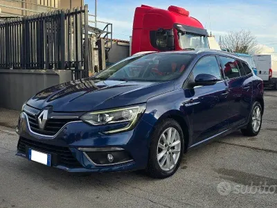 Usata Renault Mégane GrandTour Business 116 CV (85 kW) 2019 Blu Station wagon