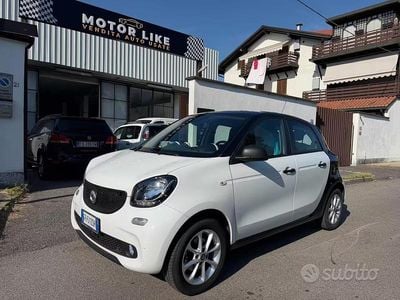 Begagnad Smart ForFour Passion 71 HK (52 kW) 2019 Vit Halvkombi