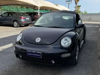 Usata VW New Beetle 102 CV (75 kW) 2004 Nero Utilitaria