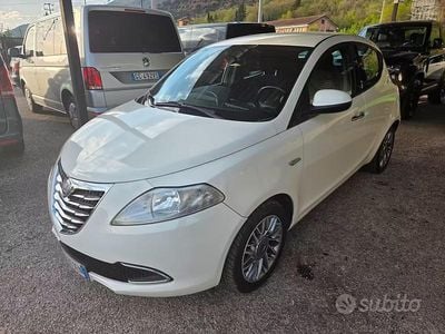 Usata Lancia Ypsilon S 95 CV (69 kW) 2015 Bianco Utilitaria
