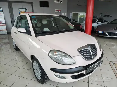 Usado Lancia Ypsilon 60 HP (44 kW) 2005 Citadino