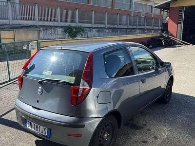 Usata Fiat Punto Dynamic 60 CV (44 kW) 2004 Utilitaria