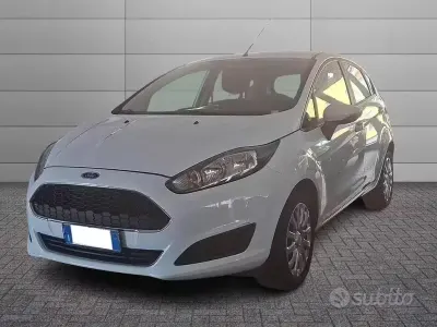 Usata Ford Fiesta Titanium 95 CV (69 kW) 2016 Bianco Utilitaria