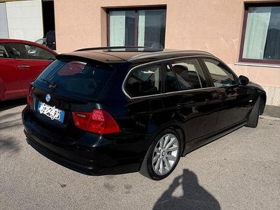 Usata BMW 320 2010 Nero Station wagon