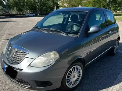 Usata Lancia Ypsilon 80 CV (58 kW) 2010 Grigio Utilitaria