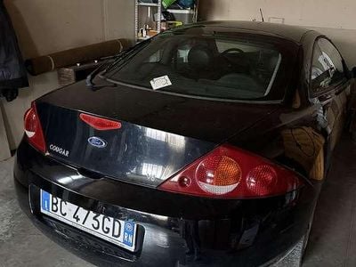 Begagnad Ford Cougar 170 HK (125 kW) 1999 Svart Sportkupé
