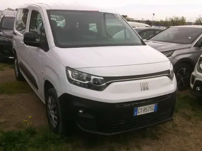 Usata Fiat Doblò 131 CV (96 kW) 2024 Bianco Monovolume