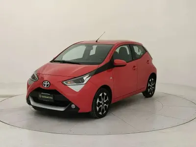 Usata Toyota Aygo 72 CV (52 kW) 2020 Rosso Utilitaria